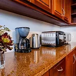 La Casita Felizola- Charming Coastal Escape Holiday home *