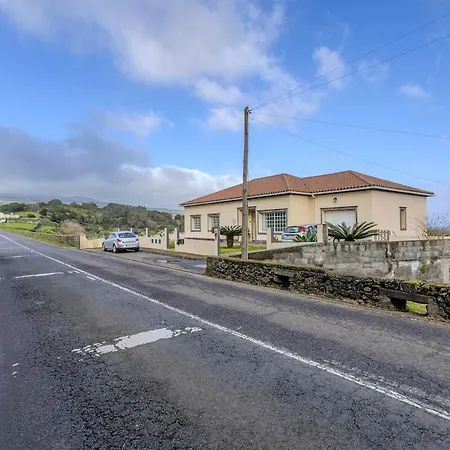 Prázdninový dům La Casita Felizola- Charming Coastal Escape *