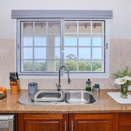 La Casita Felizola- Charming Coastal Escape *