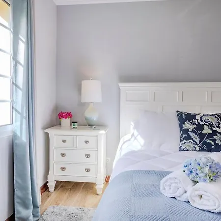 La Casita Felizola- Charming Coastal Escape Prázdninový dům *