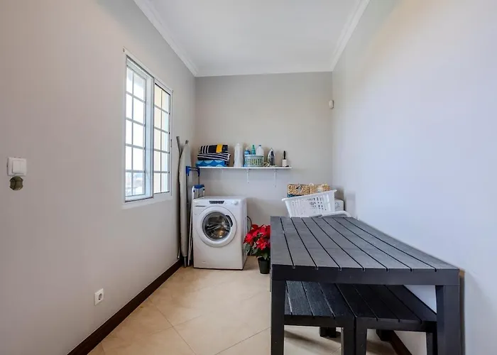 Feriehus La Casita Felizola- Charming Coastal Escape Sao Pedro (Sao Miguel)