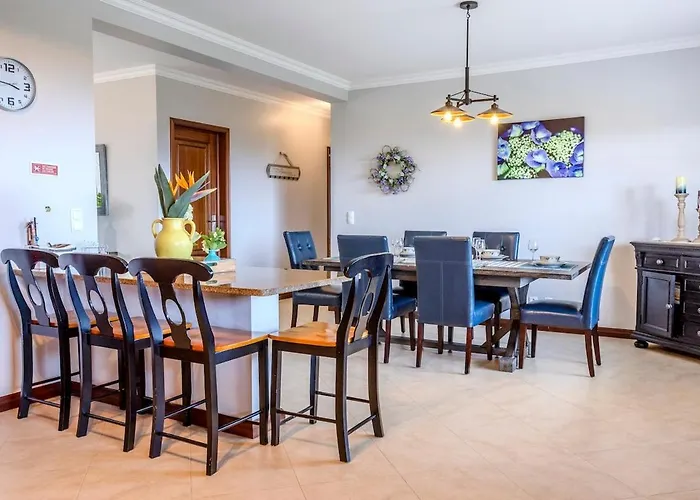 La Casita Felizola- Charming Coastal Escape *