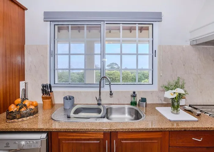 La Casita Felizola- Charming Coastal Escape *