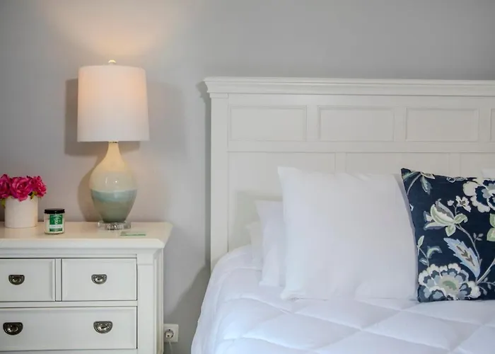 Feriehus La Casita Felizola- Charming Coastal Escape Sao Pedro (Sao Miguel)