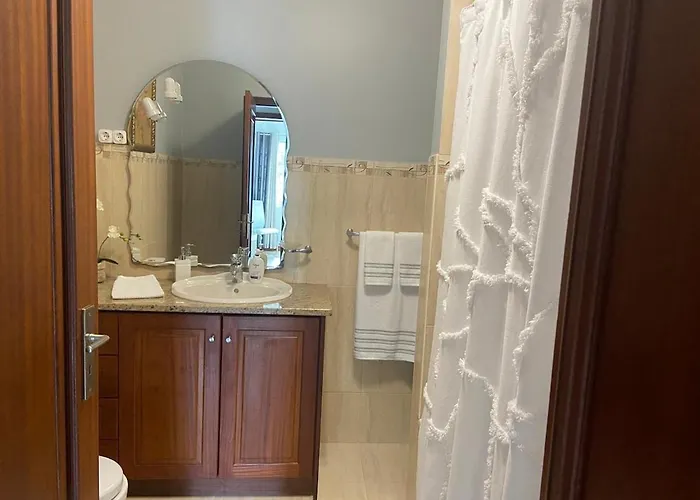 Feriehus La Casita Felizola- Charming Coastal Escape Sao Pedro (Sao Miguel)