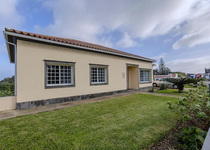 Feriehus La Casita Felizola- Charming Coastal Escape *